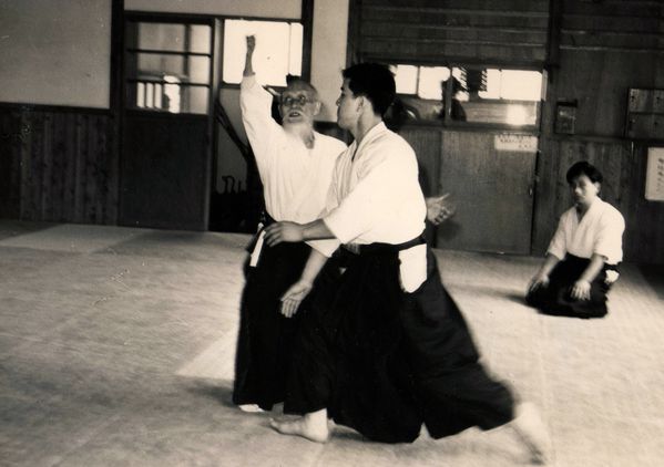 Kenji Shimizu a Morihei Ueshiba O-sensei