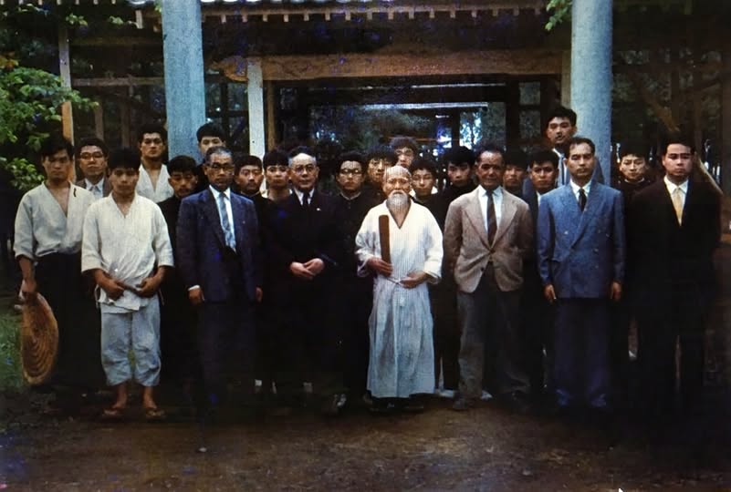 Iwama - Morihei Ueshiba vedle Kohinata Hakuroa